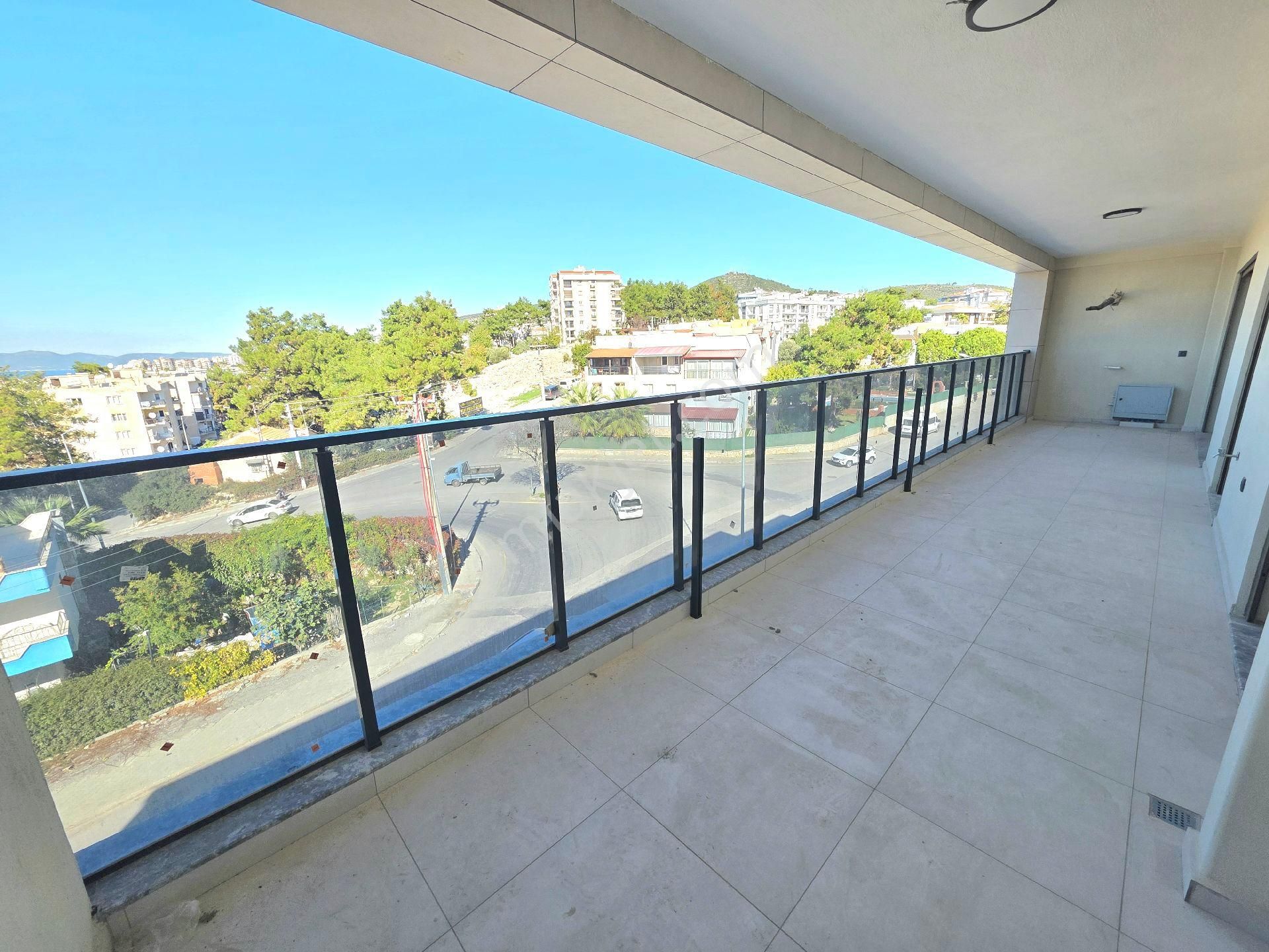 Kuşadası'nda Deniz Manzaralı Lüks 3+1 Daireler - Görsel 8