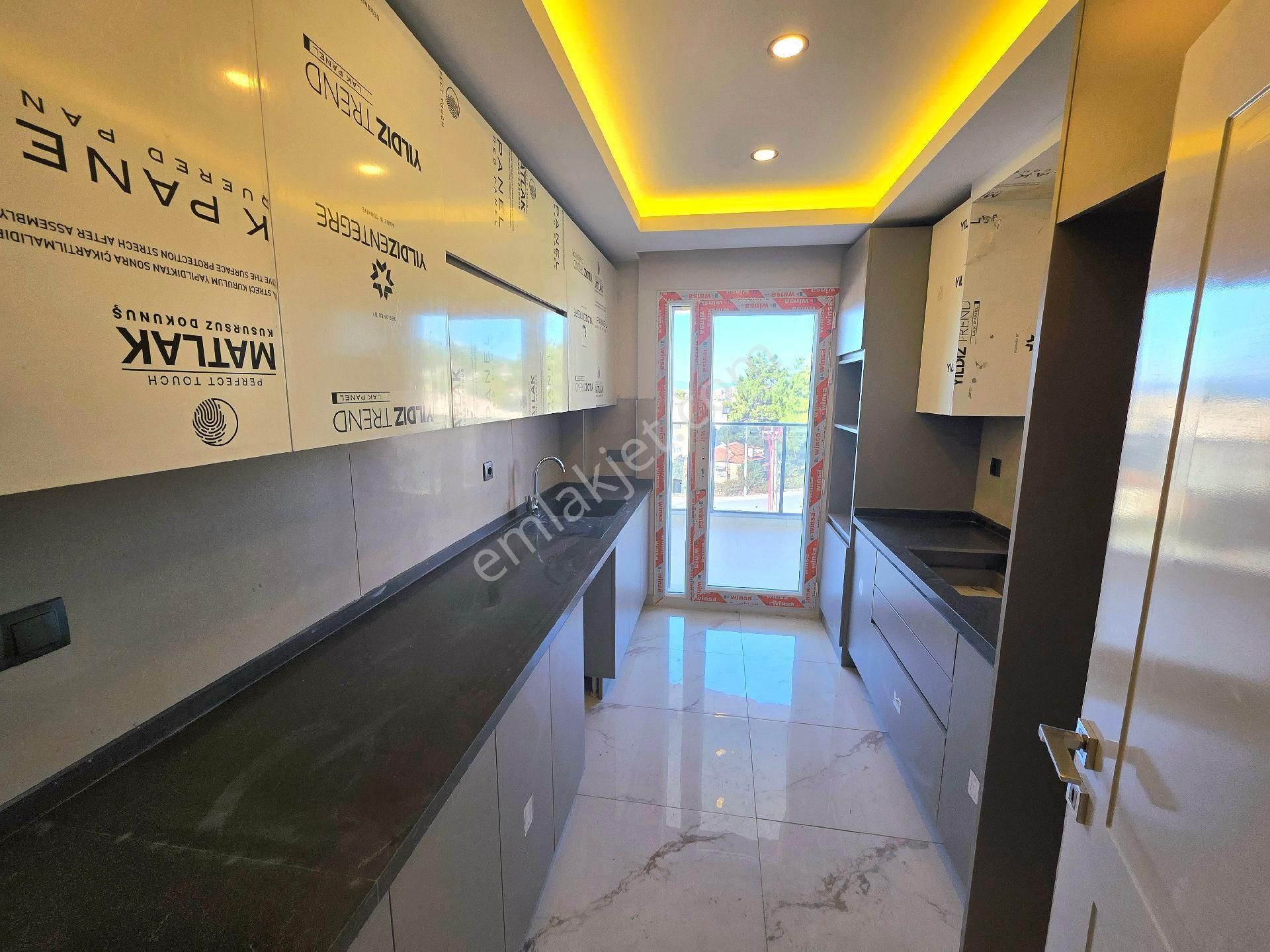 Kuşadası'nda Deniz Manzaralı Lüks 3+1 Daireler - Görsel 7