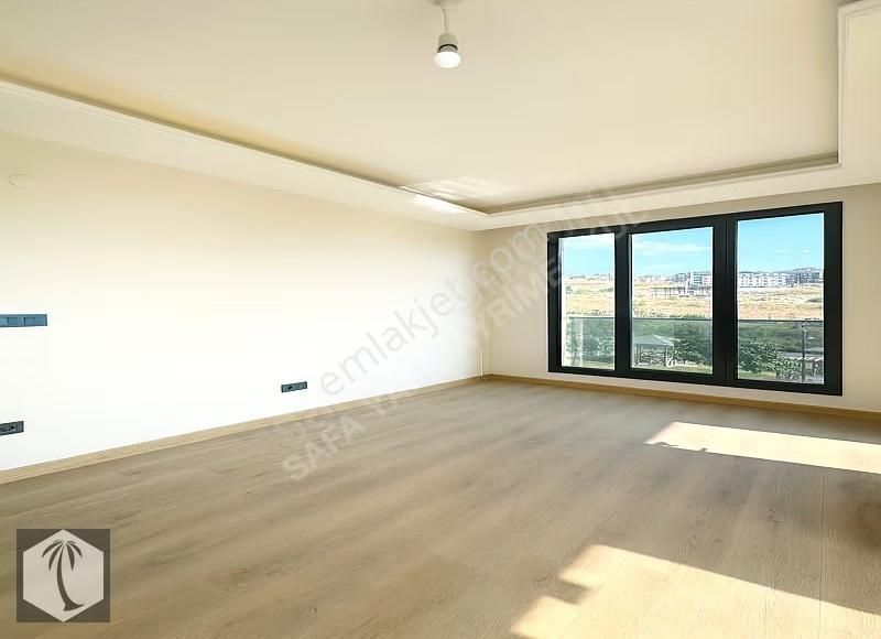 Beylikdüzü Safa Dan Manzaralı Ferah Vadi Cepheli 2 Balkonlu 2+1 - Görsel 3