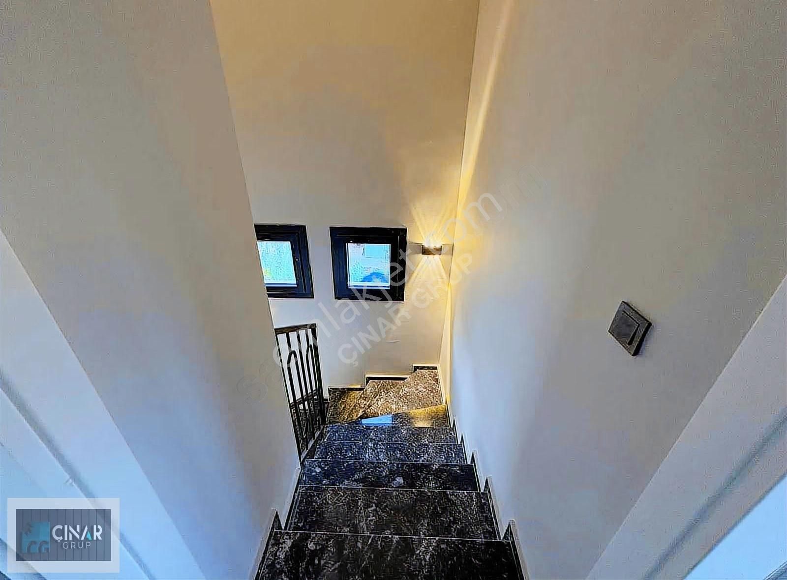 Merkezi Konumda Eşyasız 4+1 Villa - Görsel 8