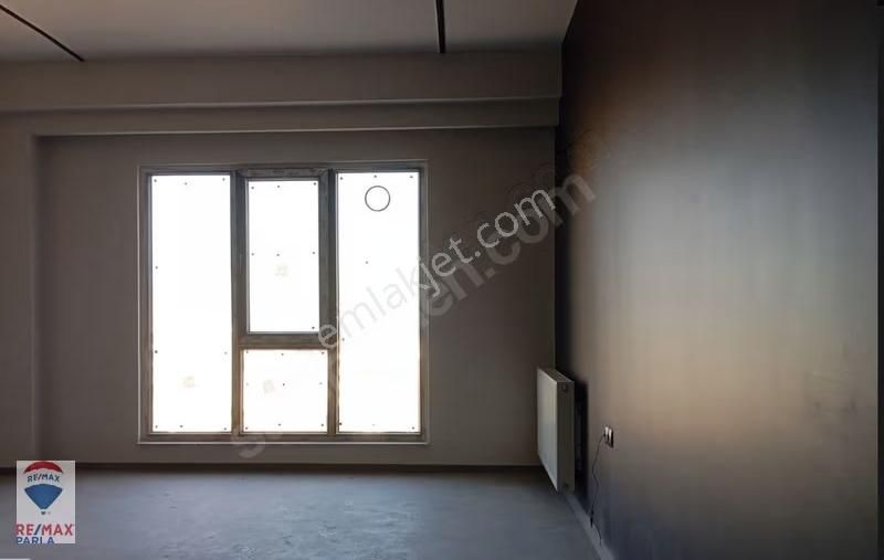 Remax Parla'dan R.t.e. Bulvarına Cephe 1+1 Satılık Ofis& İşyeri - Görsel 7