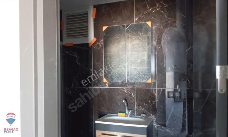 Remax Parla'dan R.t.e. Bulvarına Cephe 1+1 Satılık Ofis& İşyeri - Görsel 11