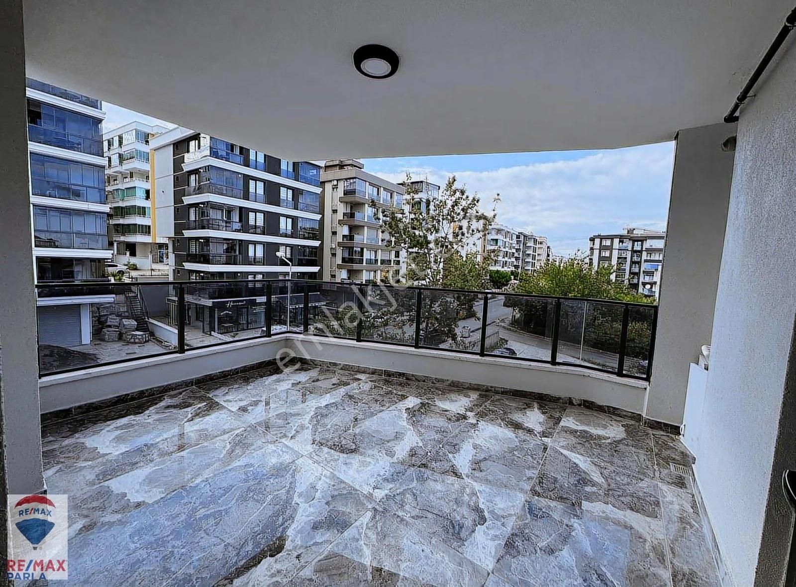 Anayola Cephe Lüks 3+1 Satılık Daire - Görsel 11