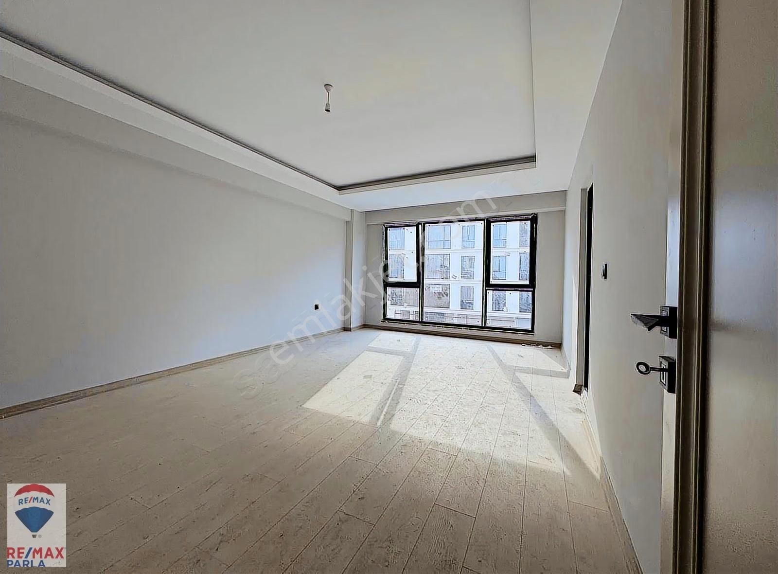 Anayola Cephe Lüks 3+1 Satılık Daire - Görsel 3