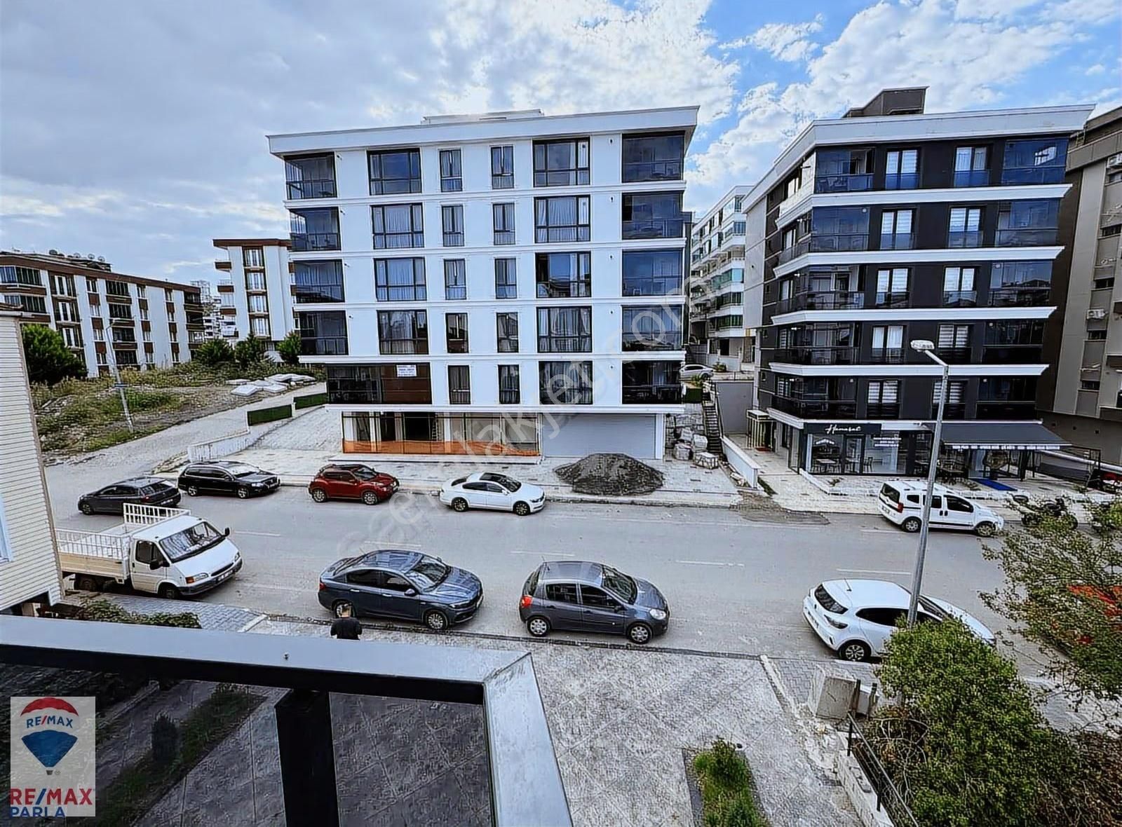 Anayola Cephe Lüks 3+1 Satılık Daire - Görsel 4