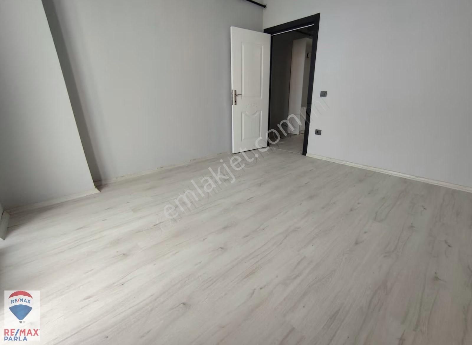 Tamamına Kredi İmkanı, Deniz Manzaralı, İki Balkonlu 60 M²