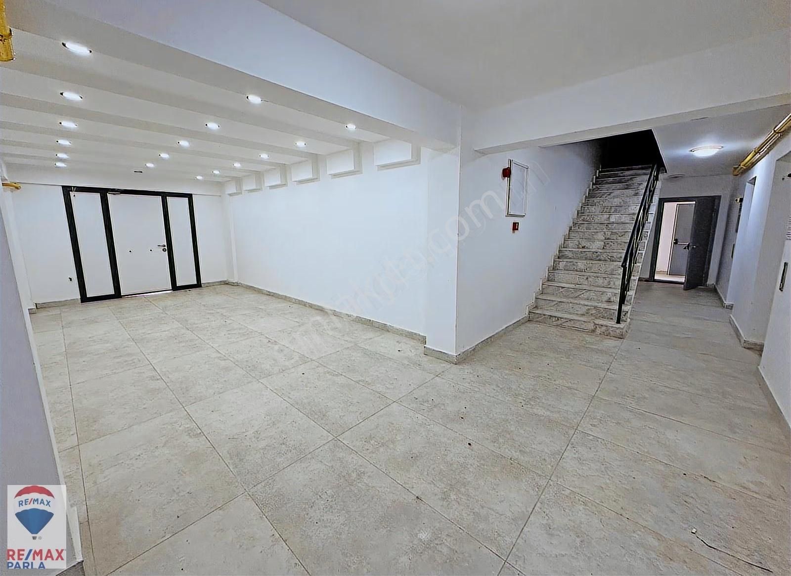 Körfez'de Yüksek Kredili Satılık İskanlı Net 45 M² 1+1 Daire - Görsel 5