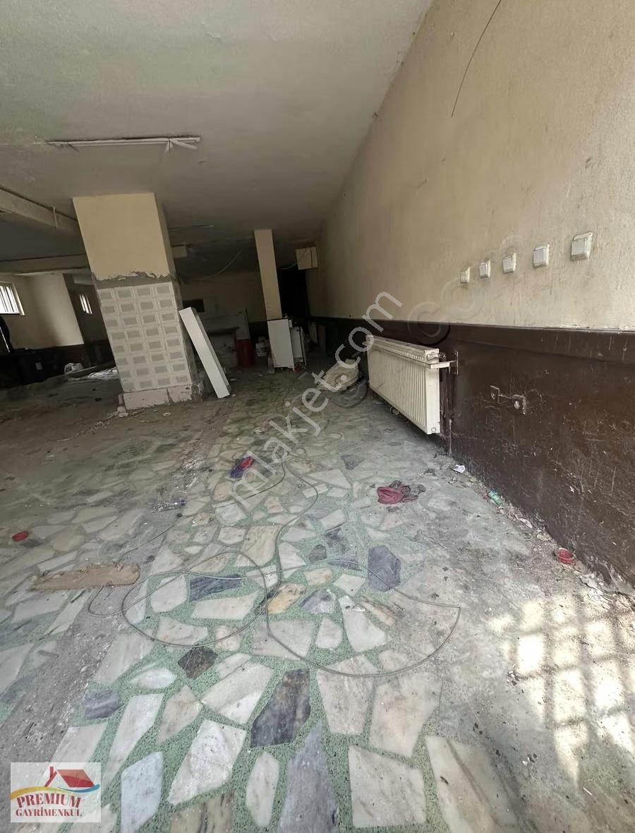 Sefaköy Tevfikbey Mh'de Kiralık Boş Cadde Üzeri 225m2 Dükkan - Görsel 6