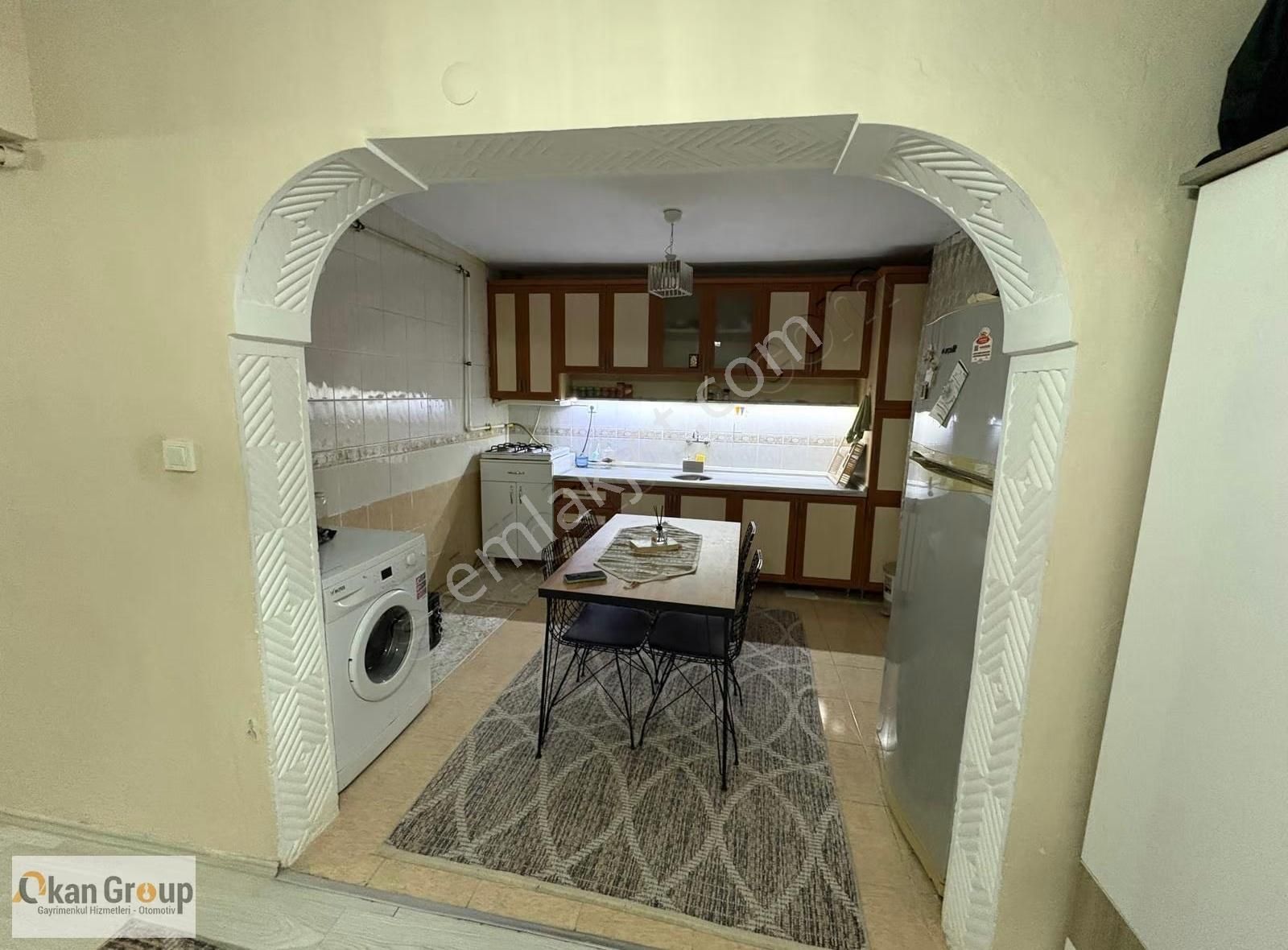 Bağlarbaşı'nın Merkezinde, 3.5 Kat Tam Yenilenmiş Fırsat Bina! - Görsel 26