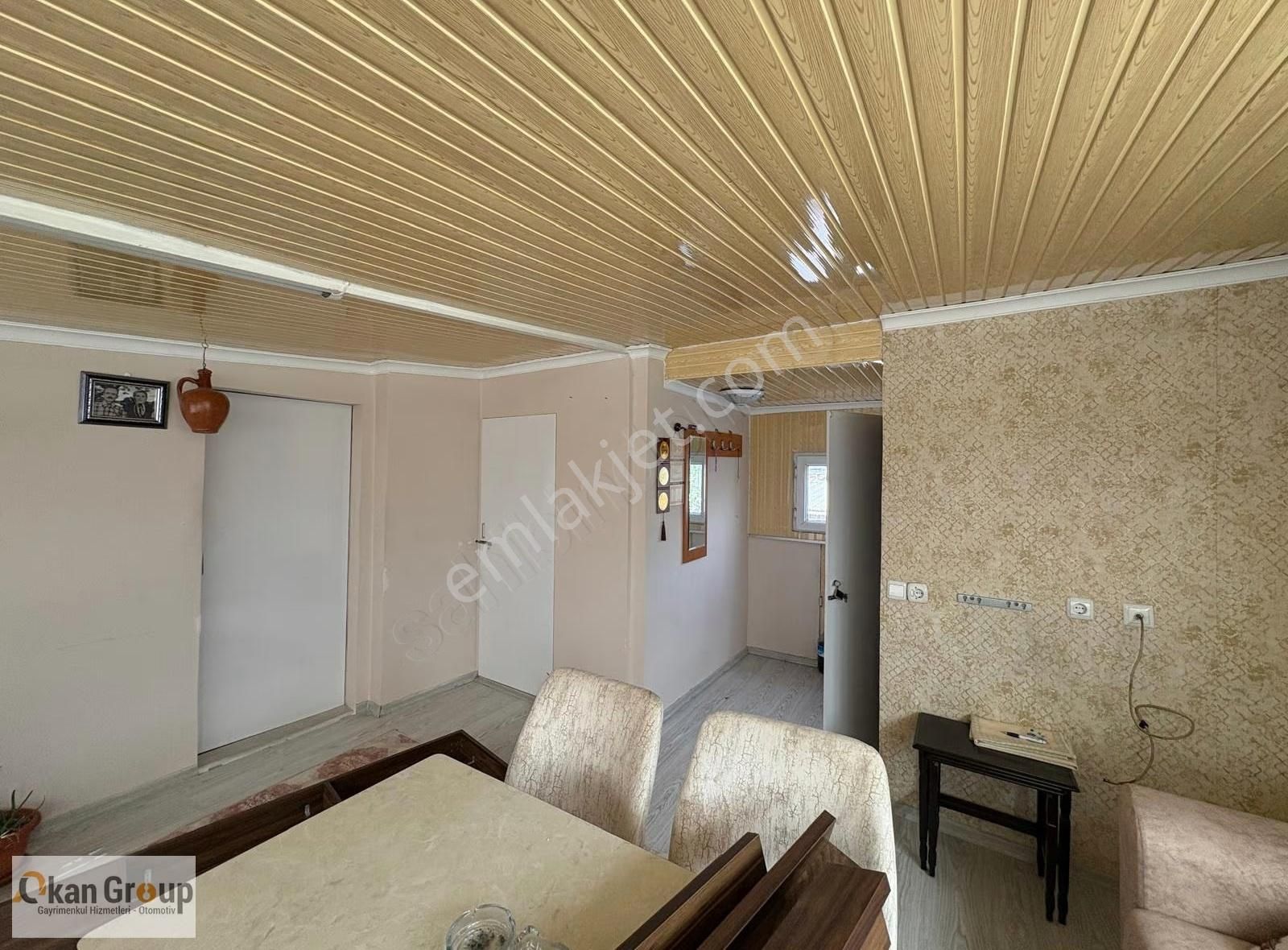 Bağlarbaşı'nın Merkezinde, 3.5 Kat Tam Yenilenmiş Fırsat Bina! - Görsel 4