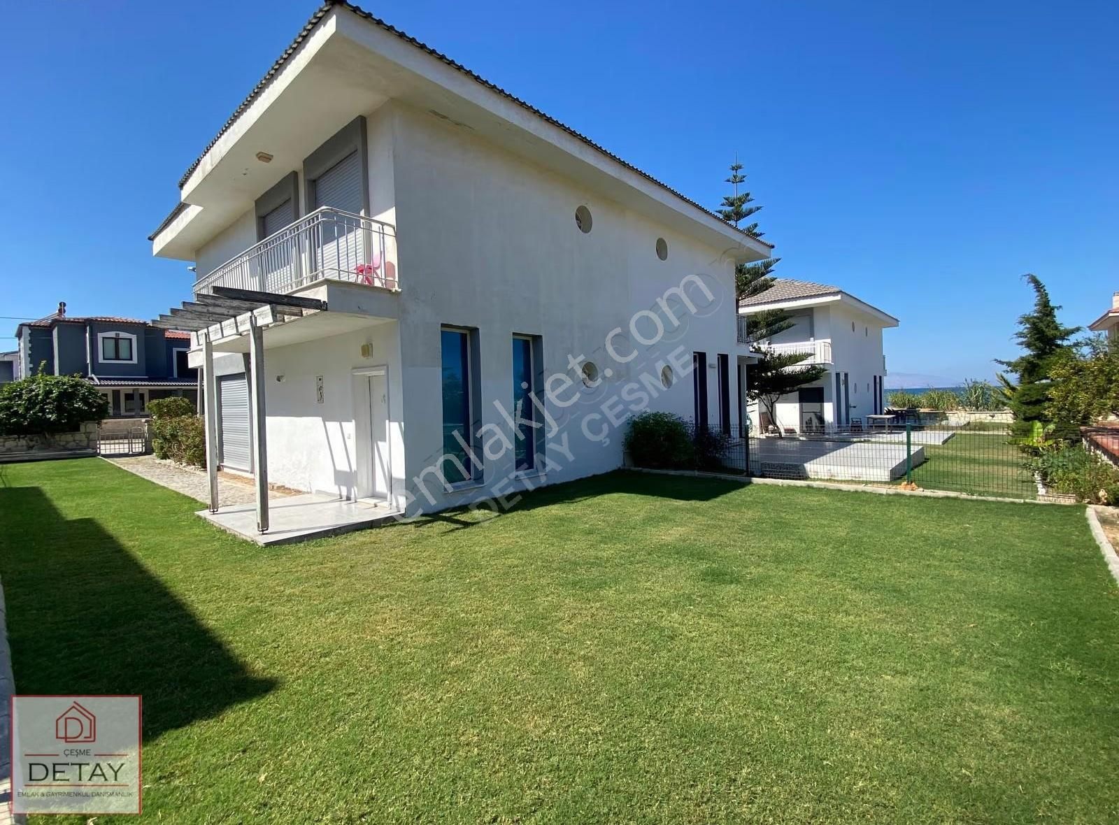 Çeşme Çiftlik Merkez'de Deniz Manzaralı Satılık 3+1 Villa - Görsel 17