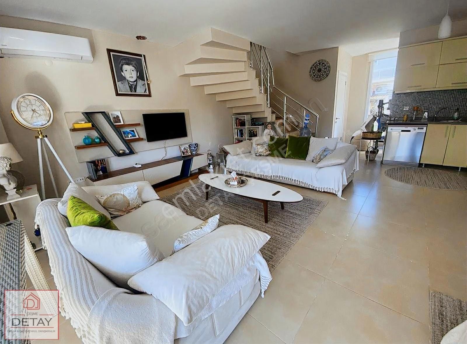 Çeşme Çiftlik Merkez'de Deniz Manzaralı Satılık 3+1 Villa - Görsel 21