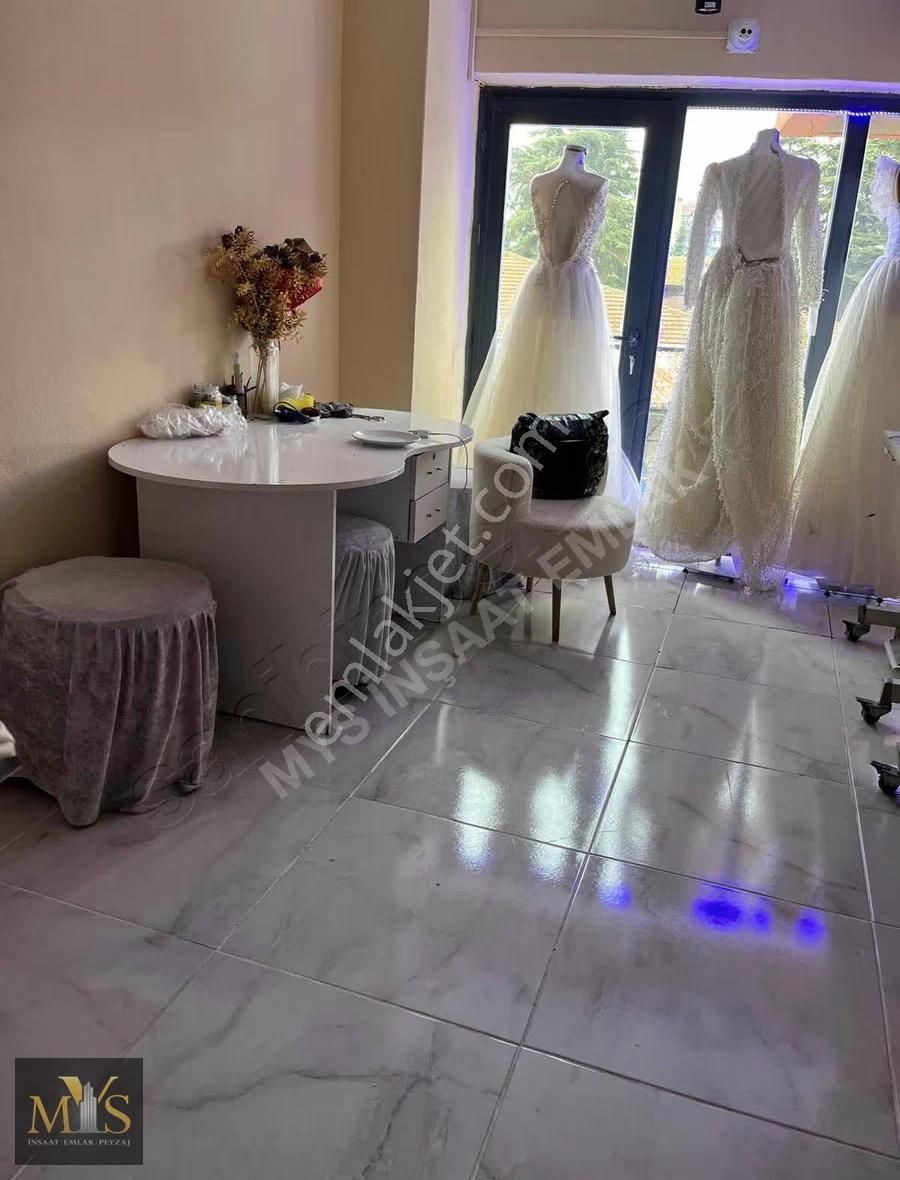 Devren Kiralık Gelinlikçi Mağazası - Görsel 6