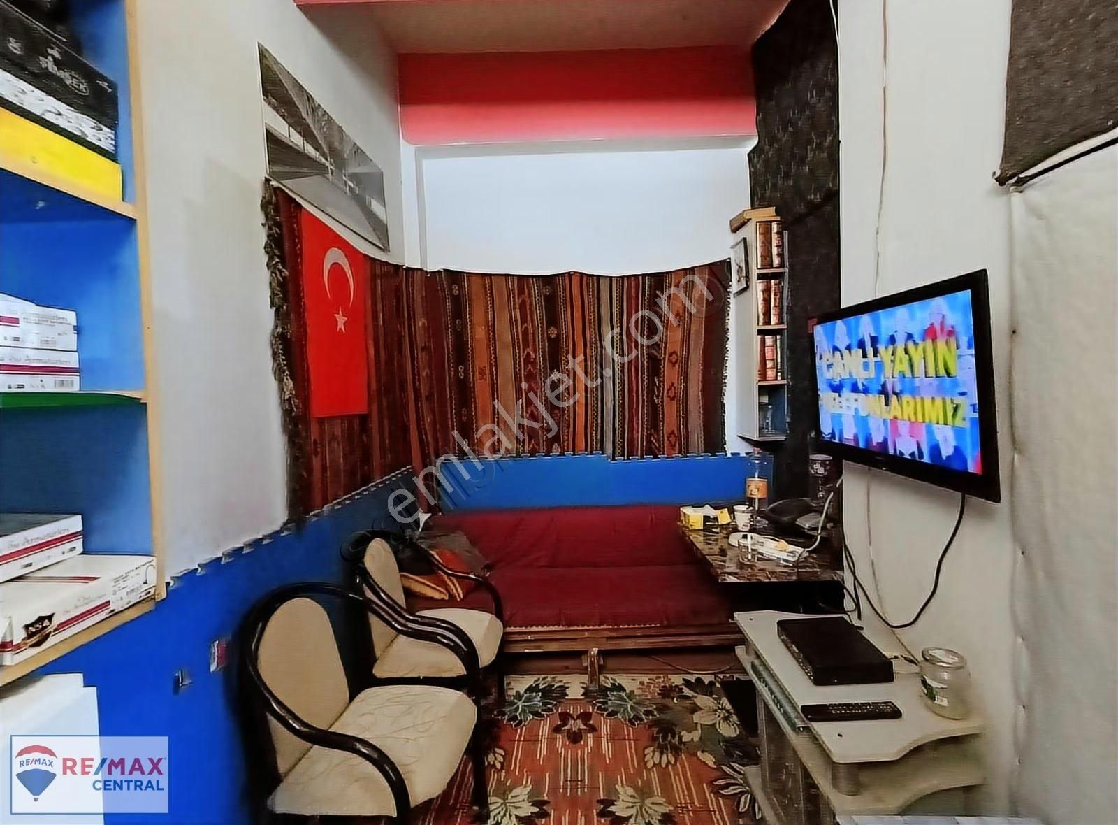 Remax Central'den Gülyurtta Satılık Dükkan - Görsel 6