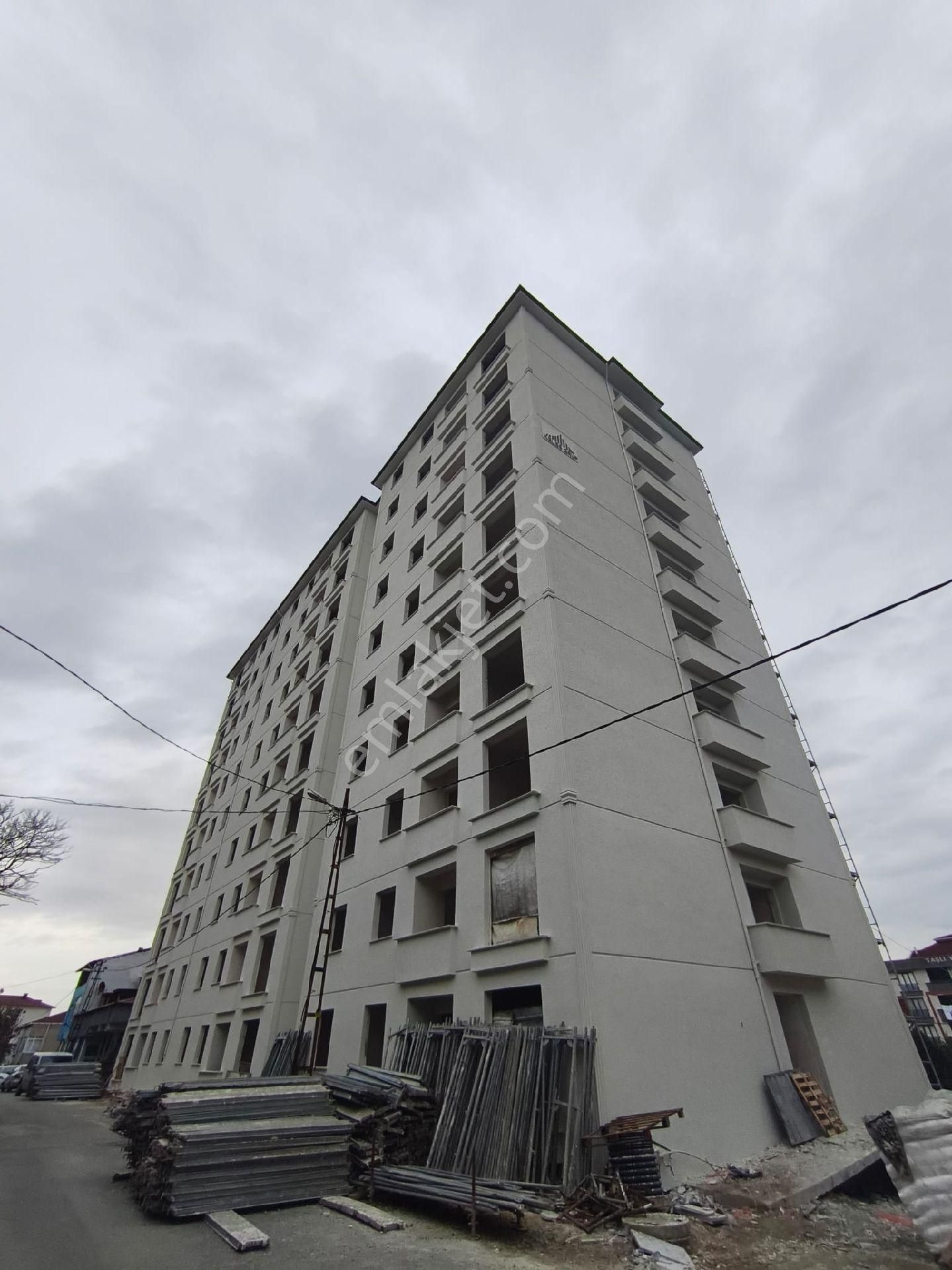 Koru Emlak'tan:3+1 Arakat Yeni Lüx Fırsat Daire Satılıktır