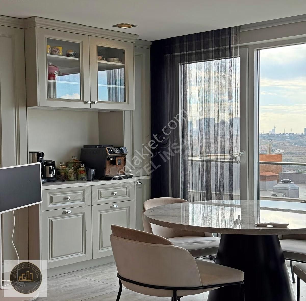 Bahçeşehir Konakları'nda Emsalsiz Mimari Tasarımlı Özel Daire - Görsel 18