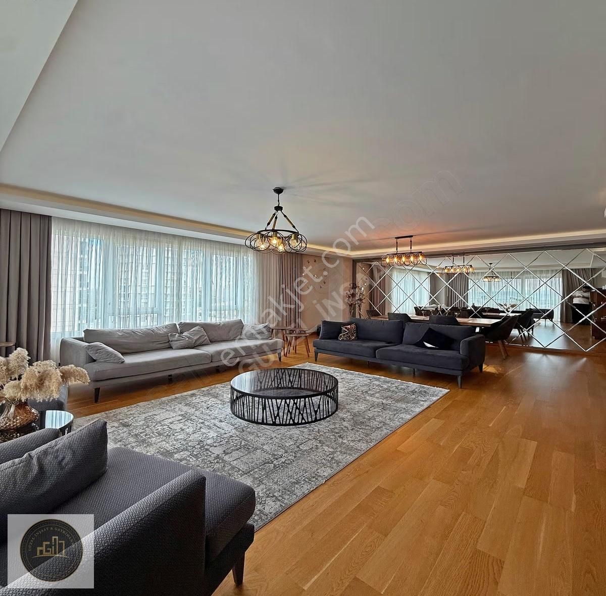 Bahçeşehir Konakları'nda Emsalsiz Mimari Tasarımlı Özel Daire - Görsel 34