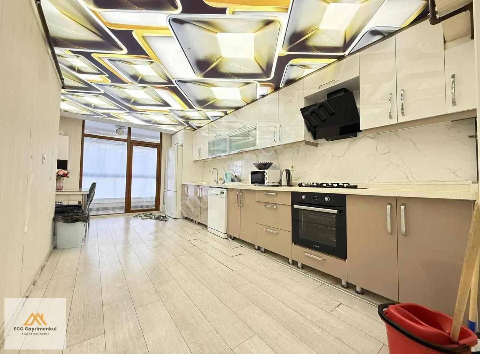 Ecg'den; Saray Merkezde Çok Geniş 4+1 Kilerli Çift Banyolu Daire - Görsel 8