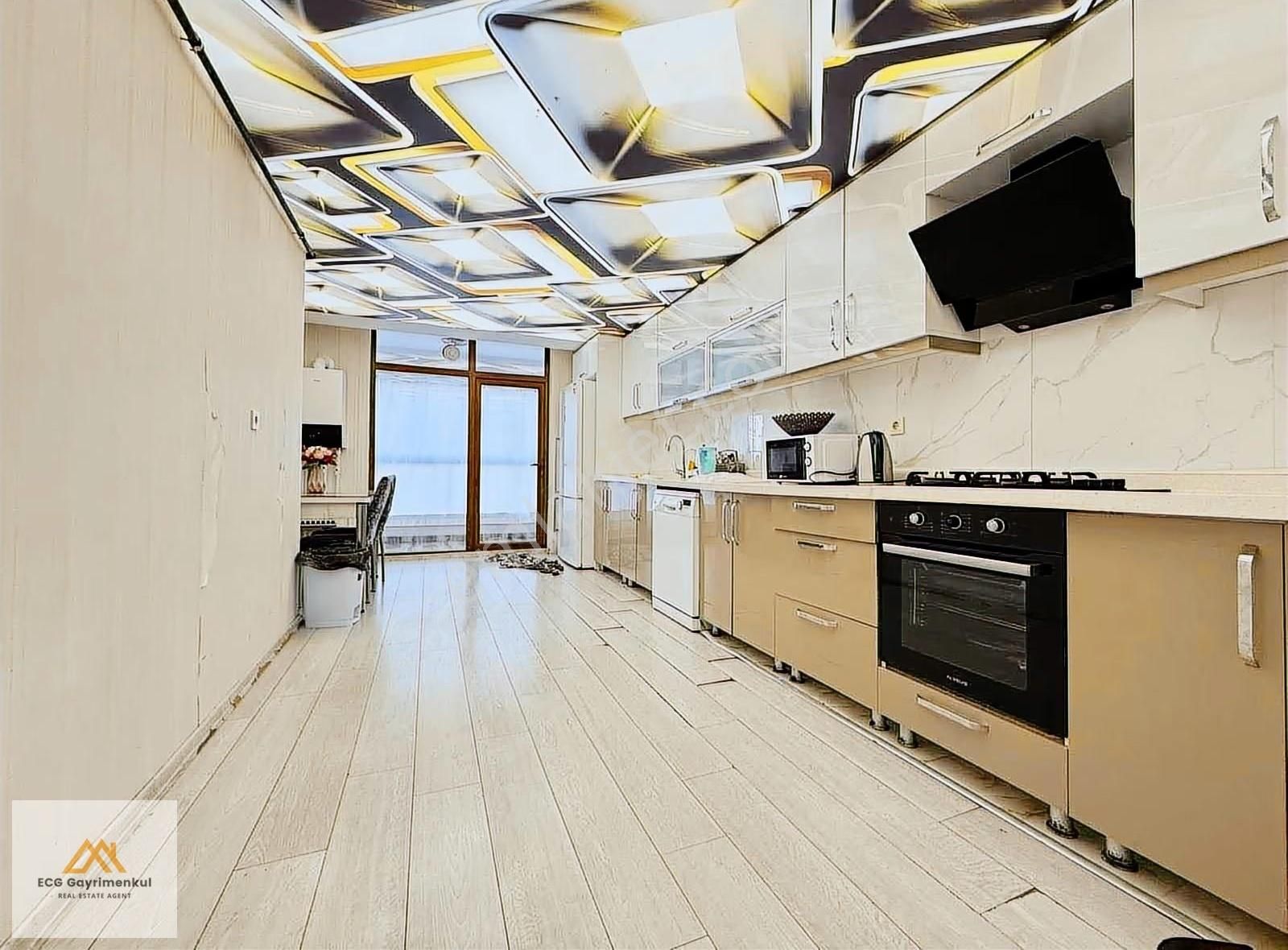 Ecg'den; Saray Merkezde Çok Geniş 4+1 Kilerli Çift Banyolu Daire - Görsel 5