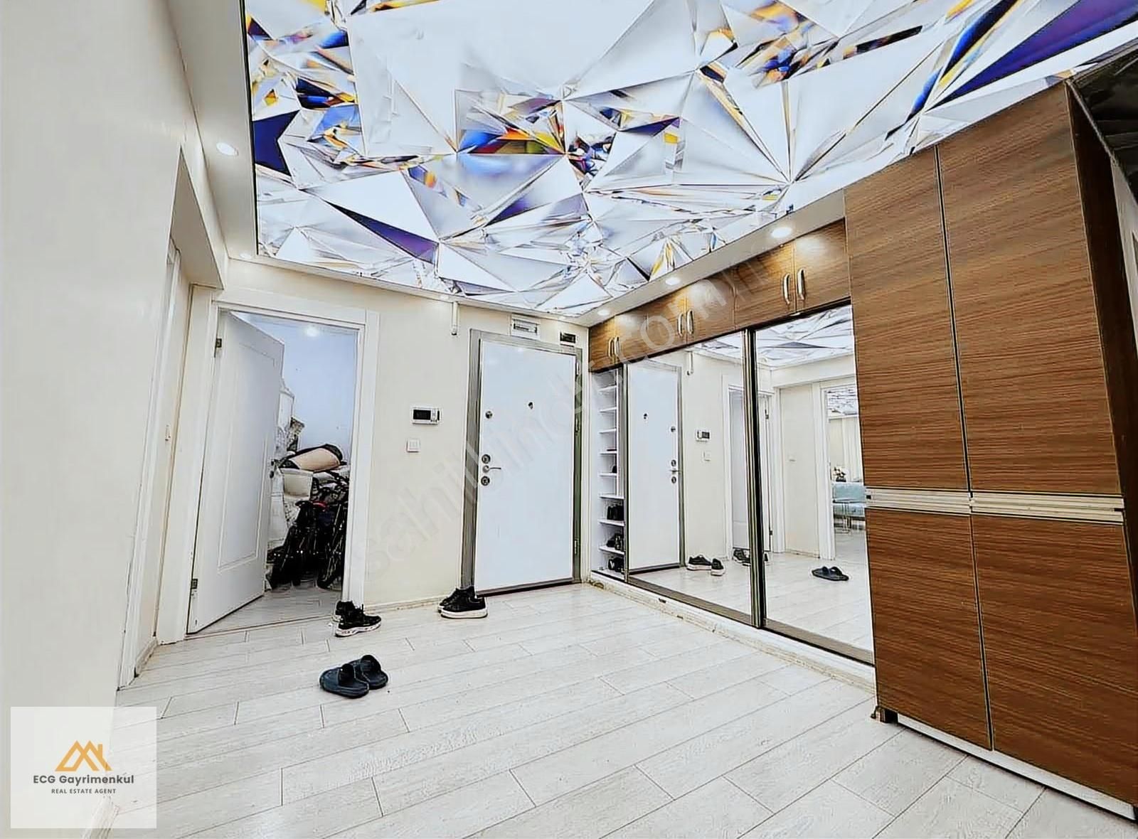 Ecg'den; Saray Merkezde Çok Geniş 4+1 Kilerli Çift Banyolu Daire - Görsel 22