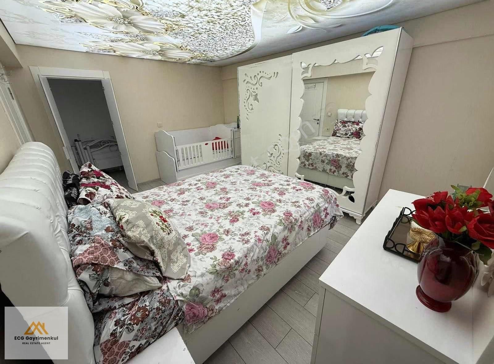 Ecg'den; Saray Merkezde Çok Geniş 4+1 Kilerli Çift Banyolu Daire - Görsel 17