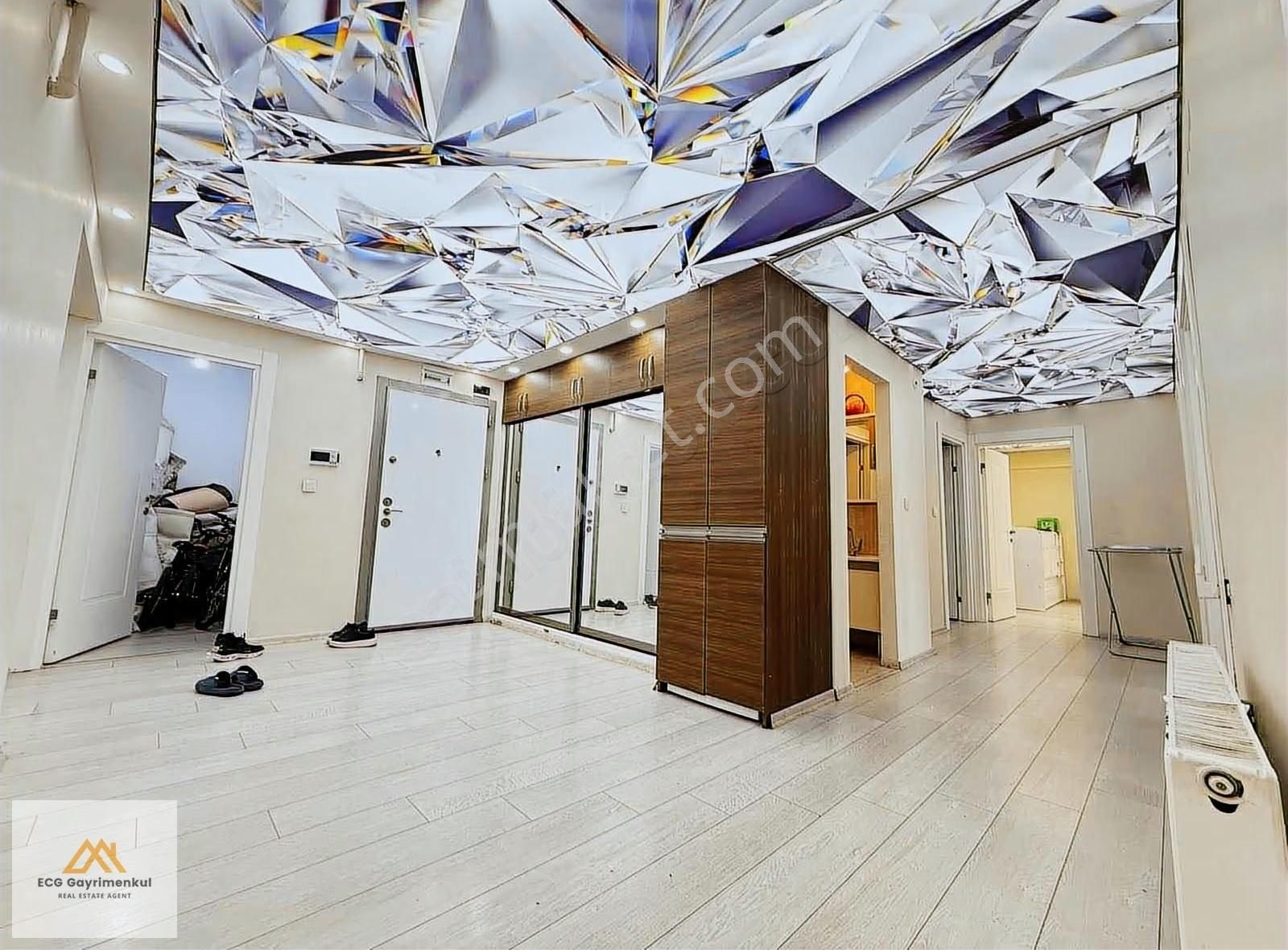 Ecg'den; Saray Merkezde Çok Geniş 4+1 Kilerli Çift Banyolu Daire - Görsel 11