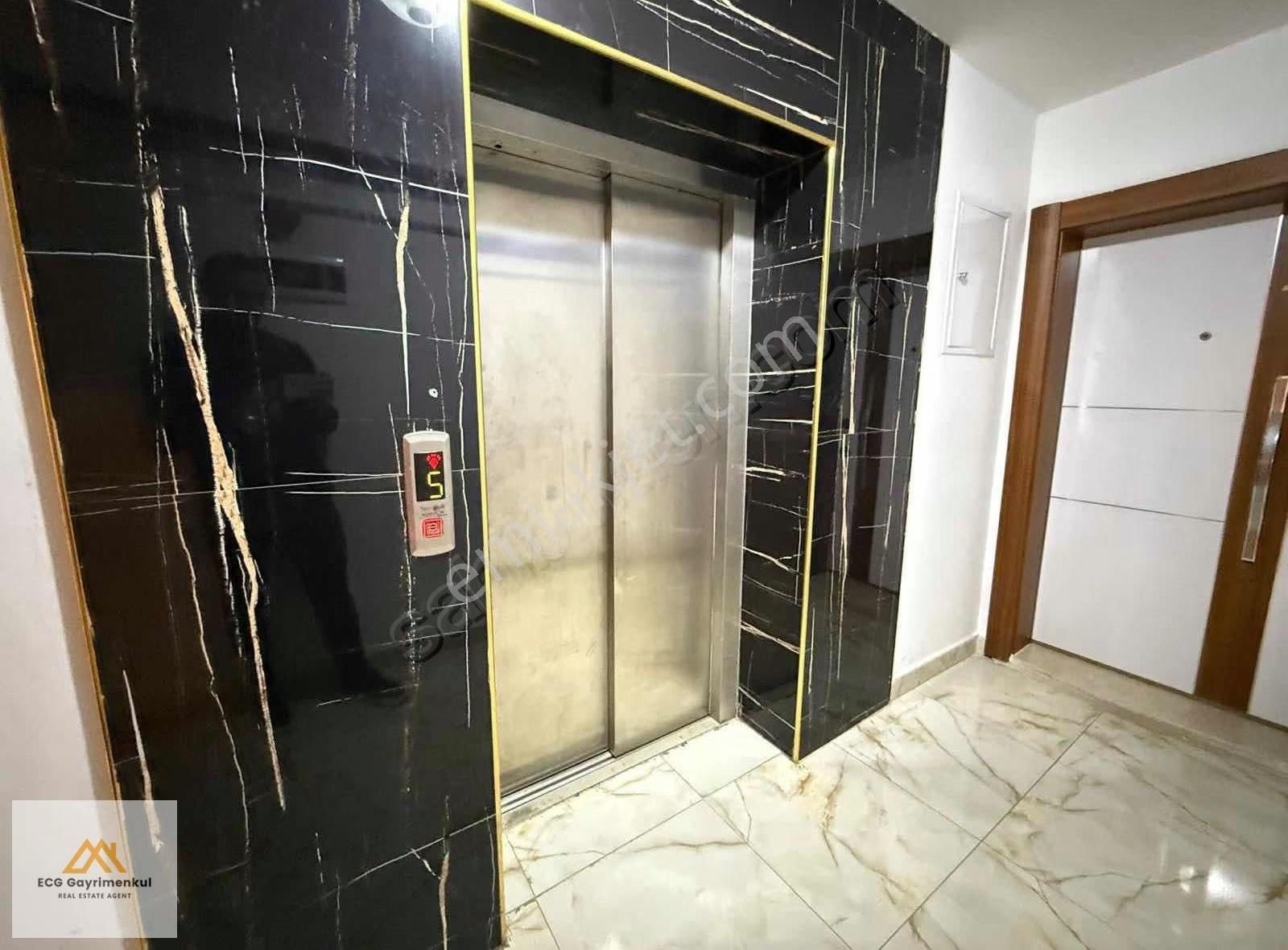 Ecg'den; Saray Merkezde Çok Geniş 4+1 Kilerli Çift Banyolu Daire - Görsel 25