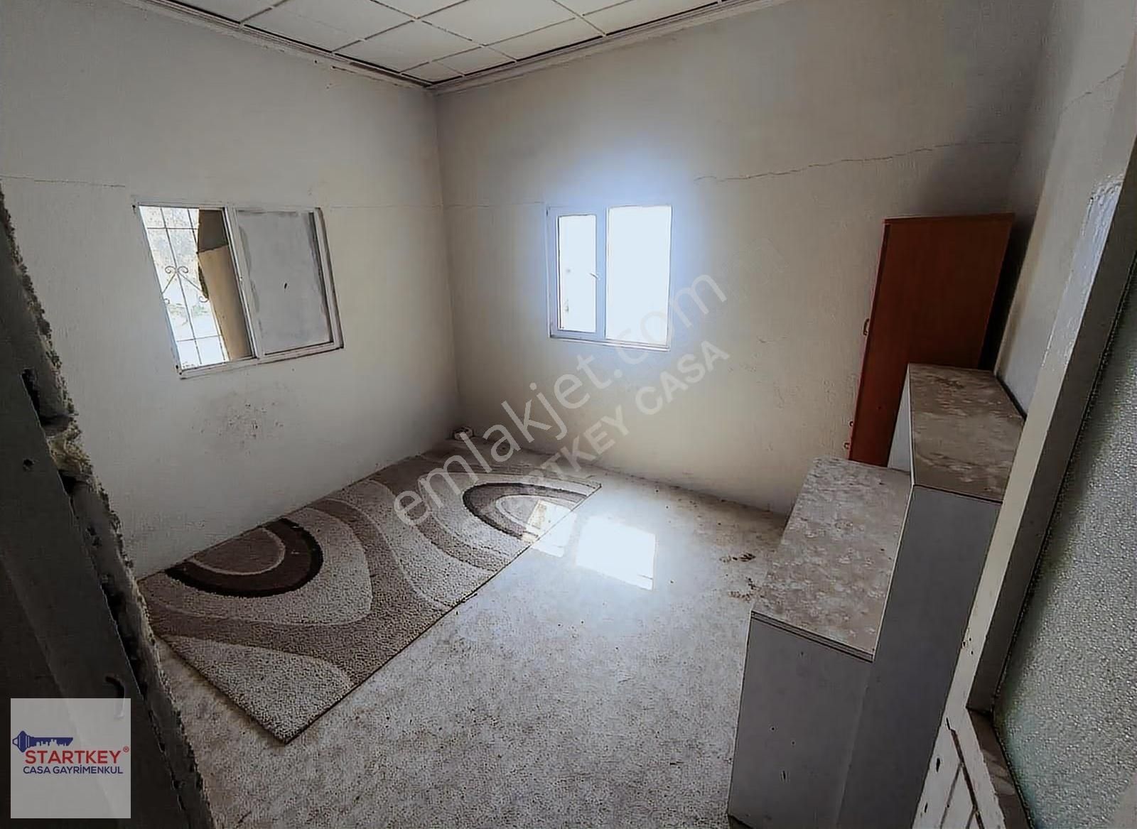 Çiğli Güzeltepede 232 M² İmarlı Arsa İçinde Avlulu Ev - Görsel 2