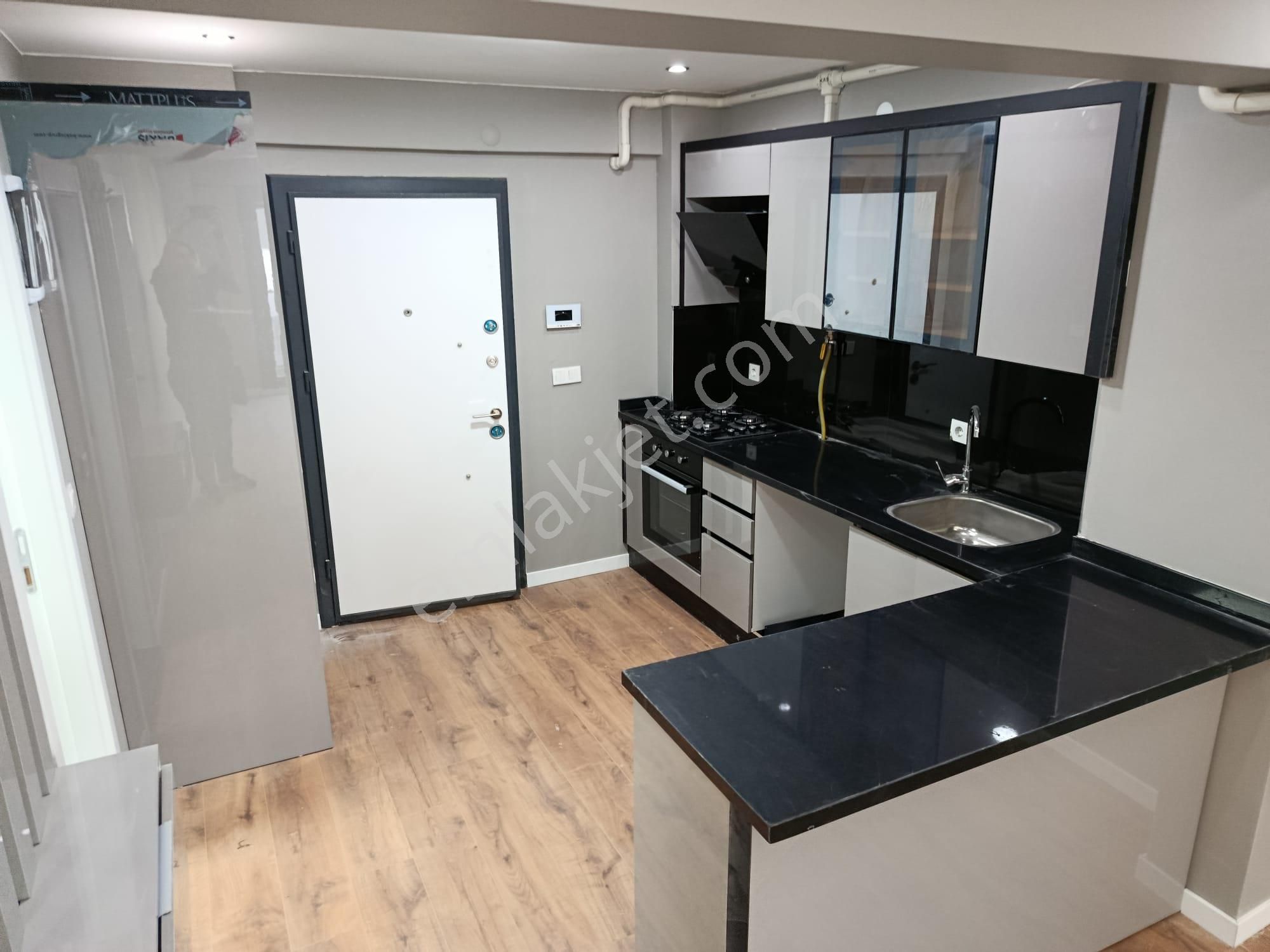 Seyrekte Lüks Yaşam Ve Yatırım İçin 1+1 Satılık Daire - Görsel 14