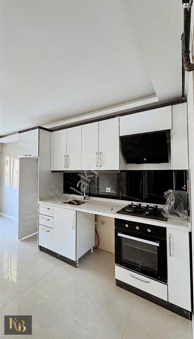 Satılık Süperlüks Merkezi Konum 1+1 Yüksek Kira Getirili - Görsel 4