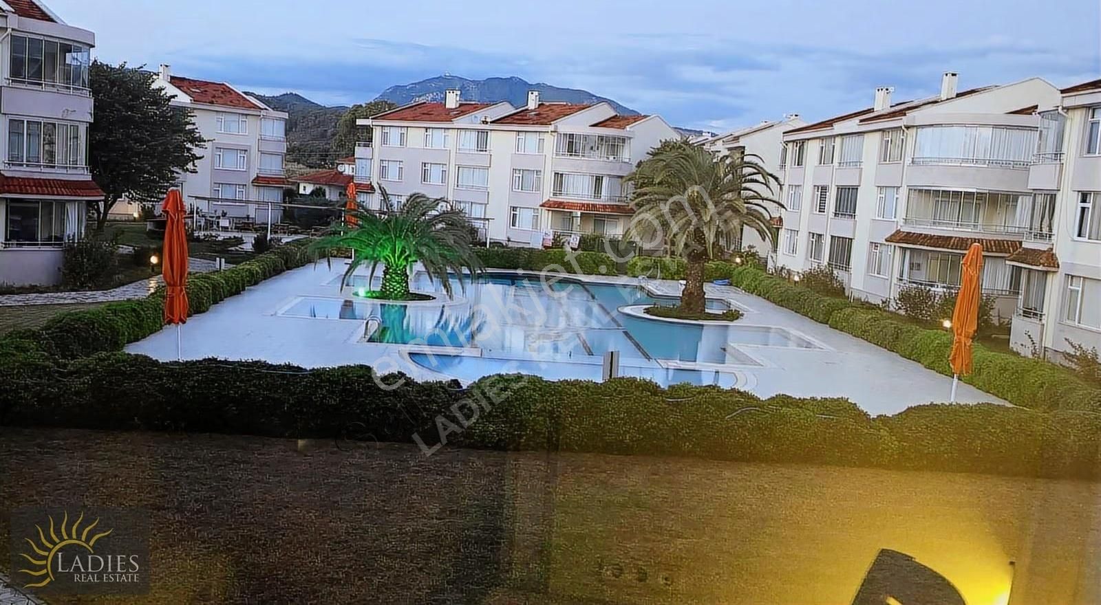 Ladies Emlak'tan Havuzlu Site İçerisinde Eşyalı Daire - Görsel 11