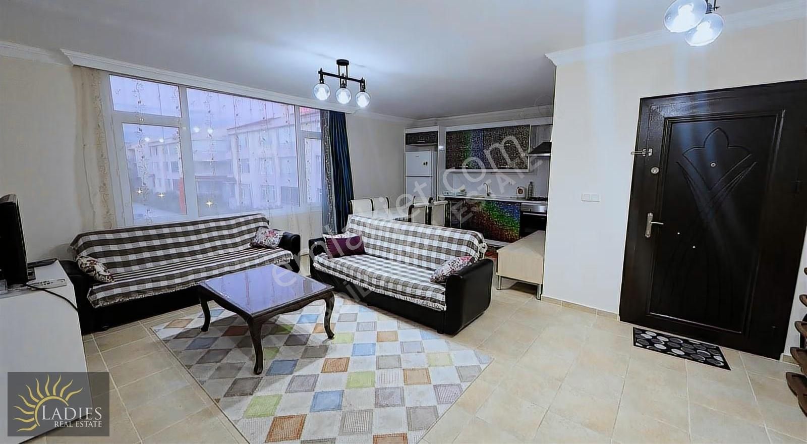 Ladies Emlak'tan Havuzlu Site İçerisinde Eşyalı Daire - Görsel 6