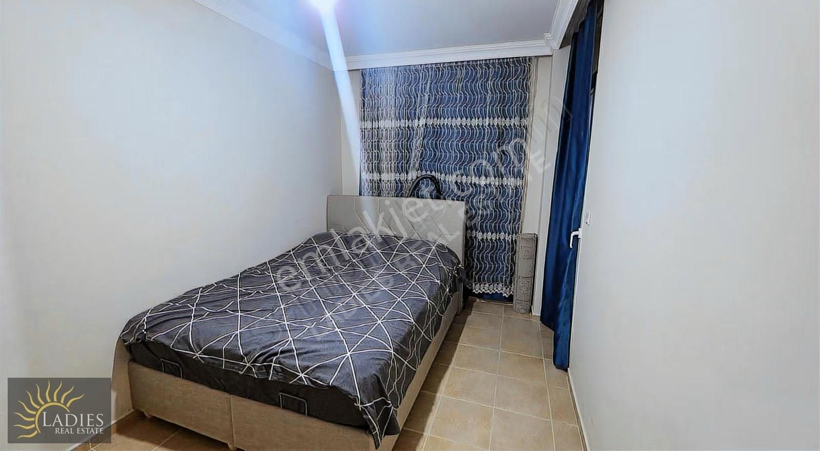 Ladies Emlak'tan Havuzlu Site İçerisinde Eşyalı Daire - Görsel 12