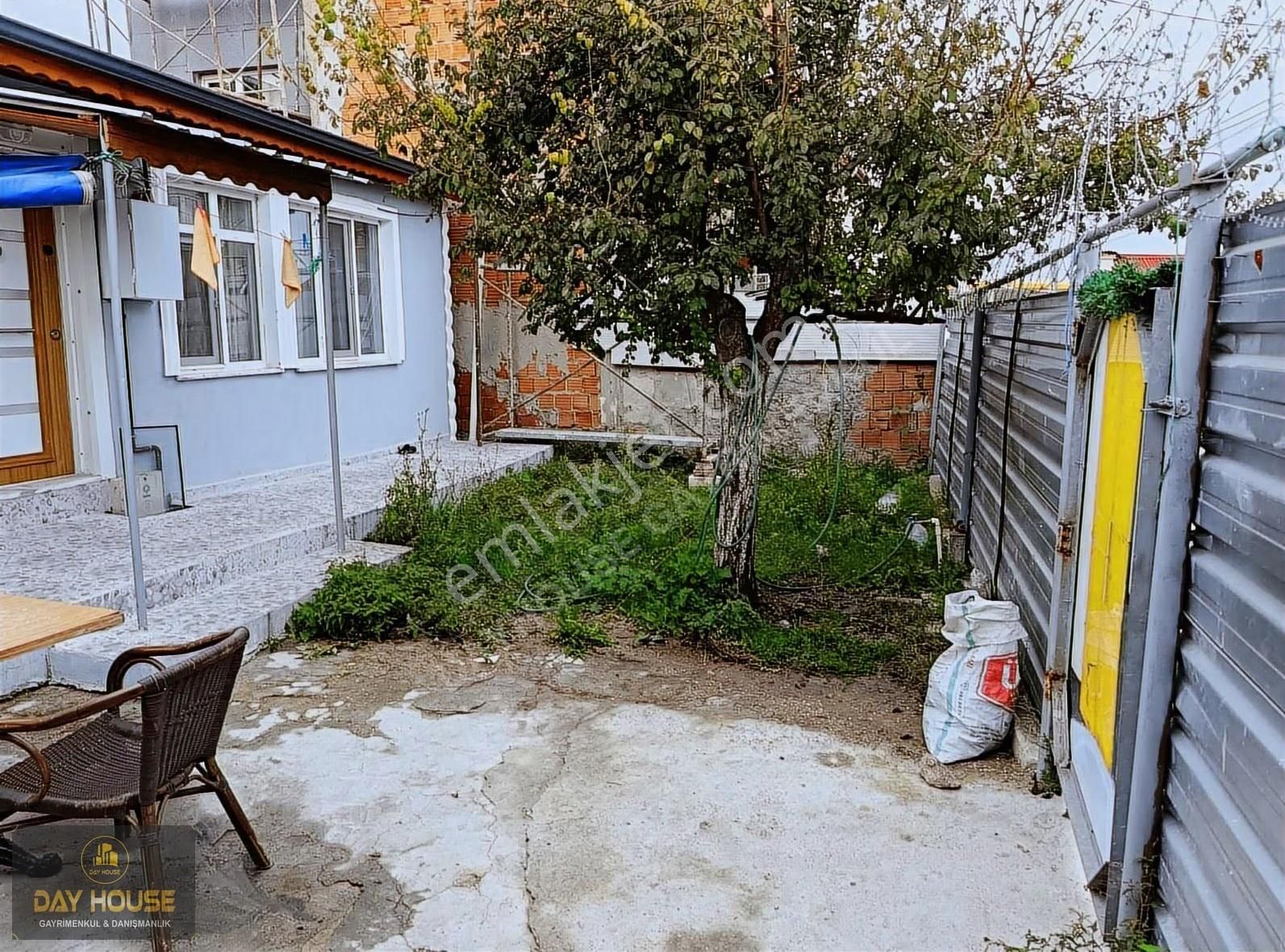 Day House Gayrimenkul'den İçinde Yapısı Olan Yatırımlık Yer - Görsel 2