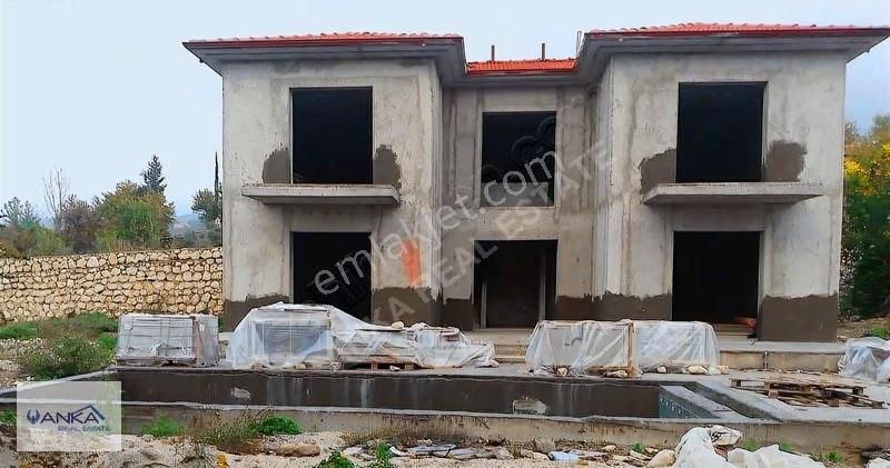 Anka Real Estate -satılık Köyiçinde Natamam Ruhsatlı Villa
