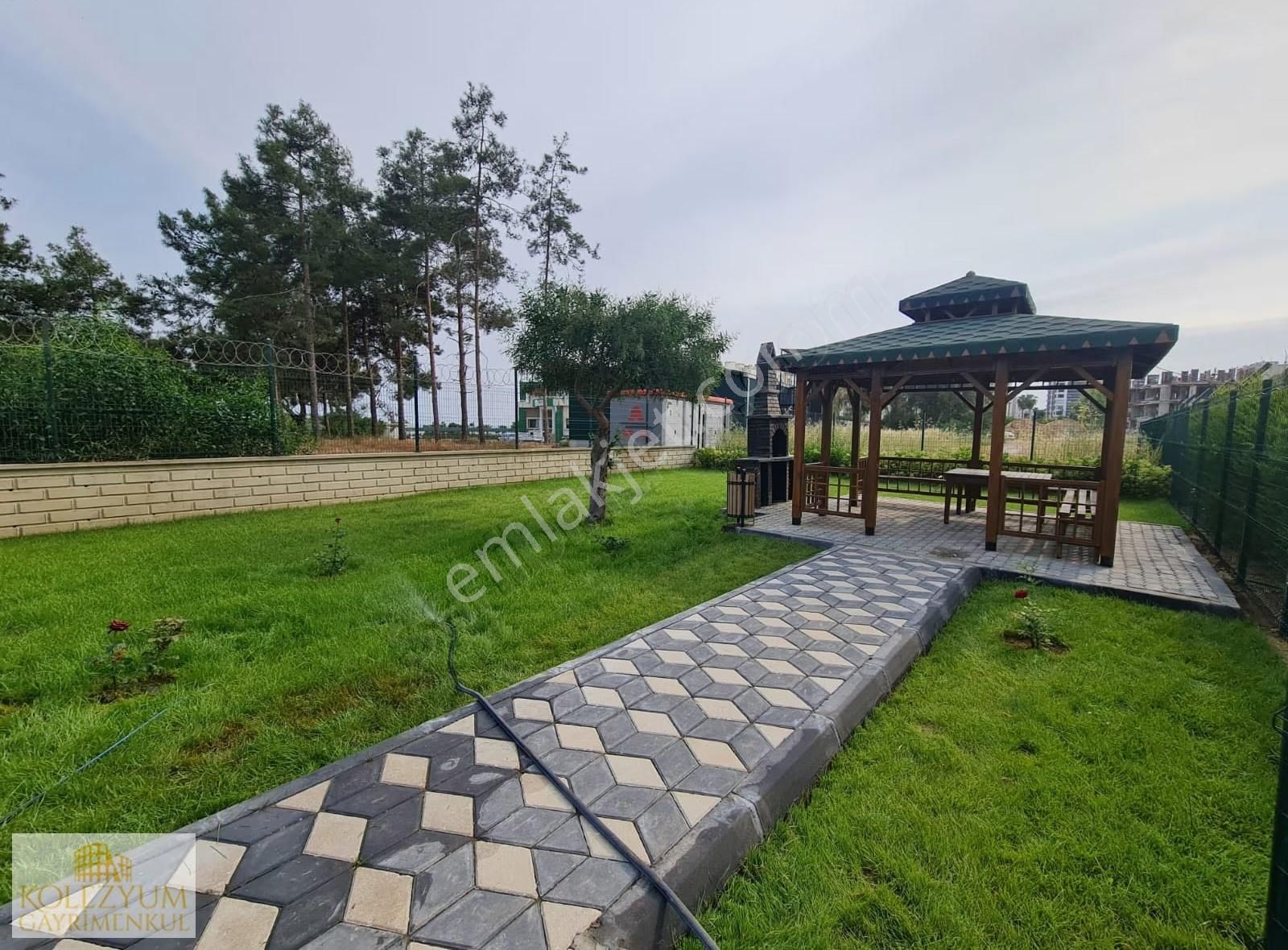 Kolezyum'dan Mezitli De Denize Sıfır Havuzlu 7/24 Güvenlikli 4+1 - Görsel 4