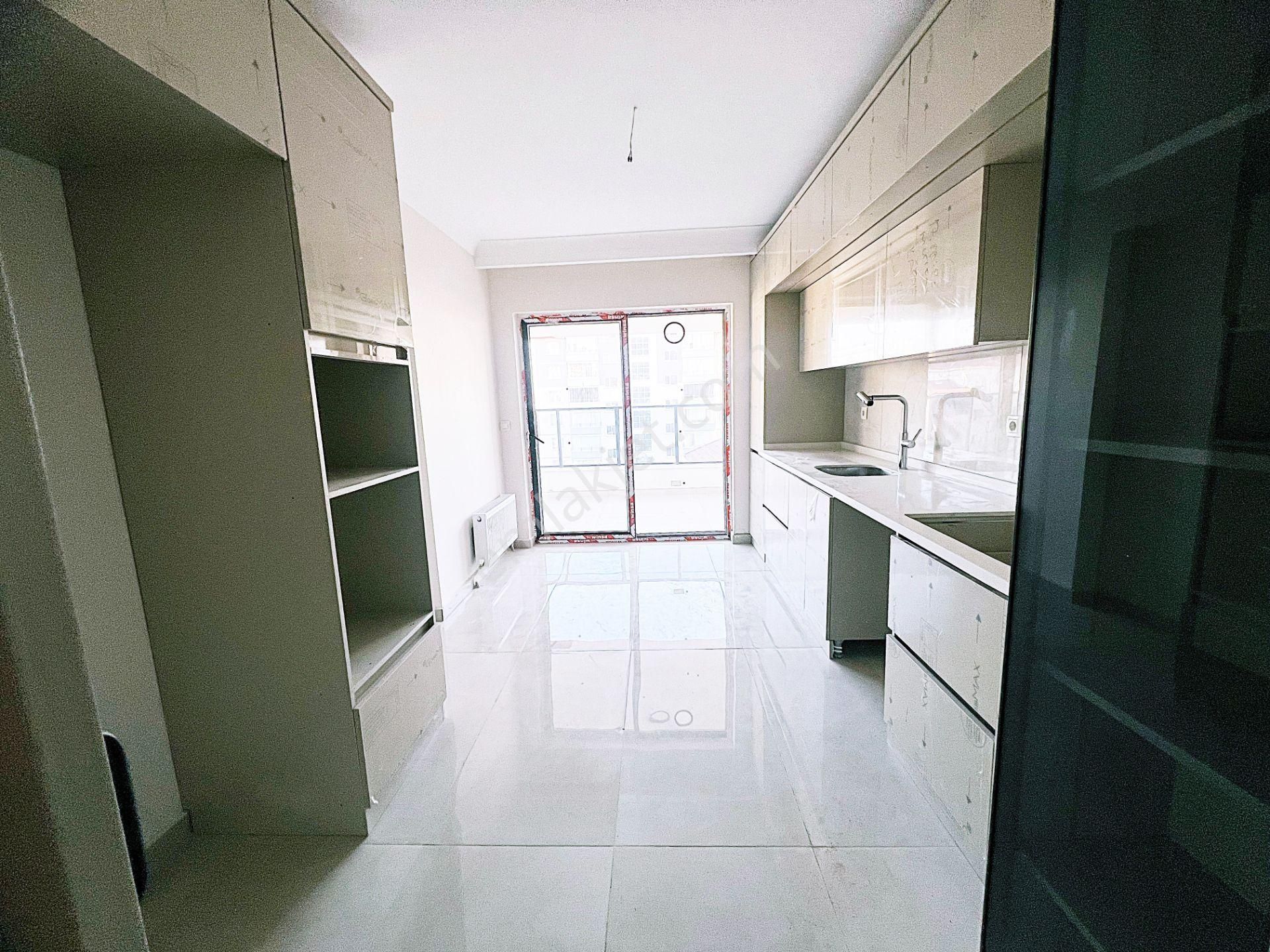 Kayalarda Demirdağ Ve Erolkaya Caddesi Yakını Satlık 3+1 Daire - Görsel 4