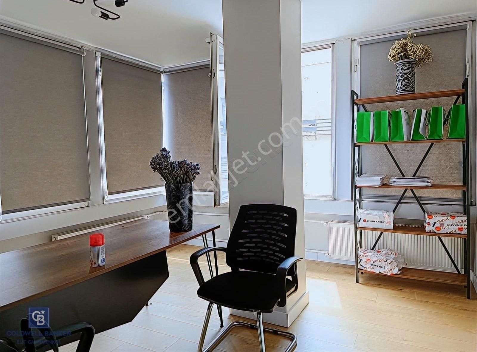 Moda Çarşısında, Yapılı Ve Bakımlı, 1+1 Satılık Ofis - Görsel 11