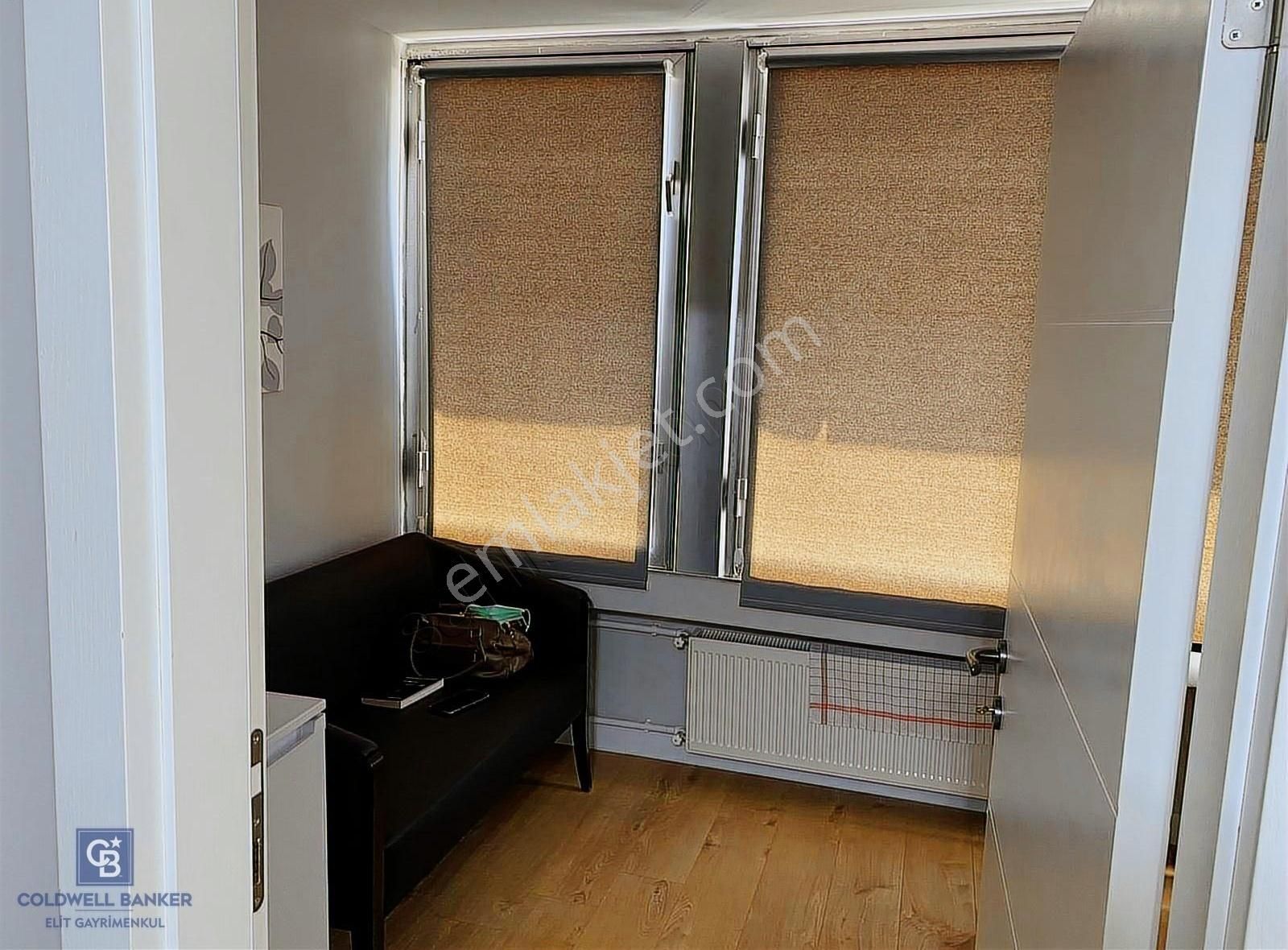 Moda Çarşısında, Yapılı Ve Bakımlı, 1+1 Satılık Ofis - Görsel 4