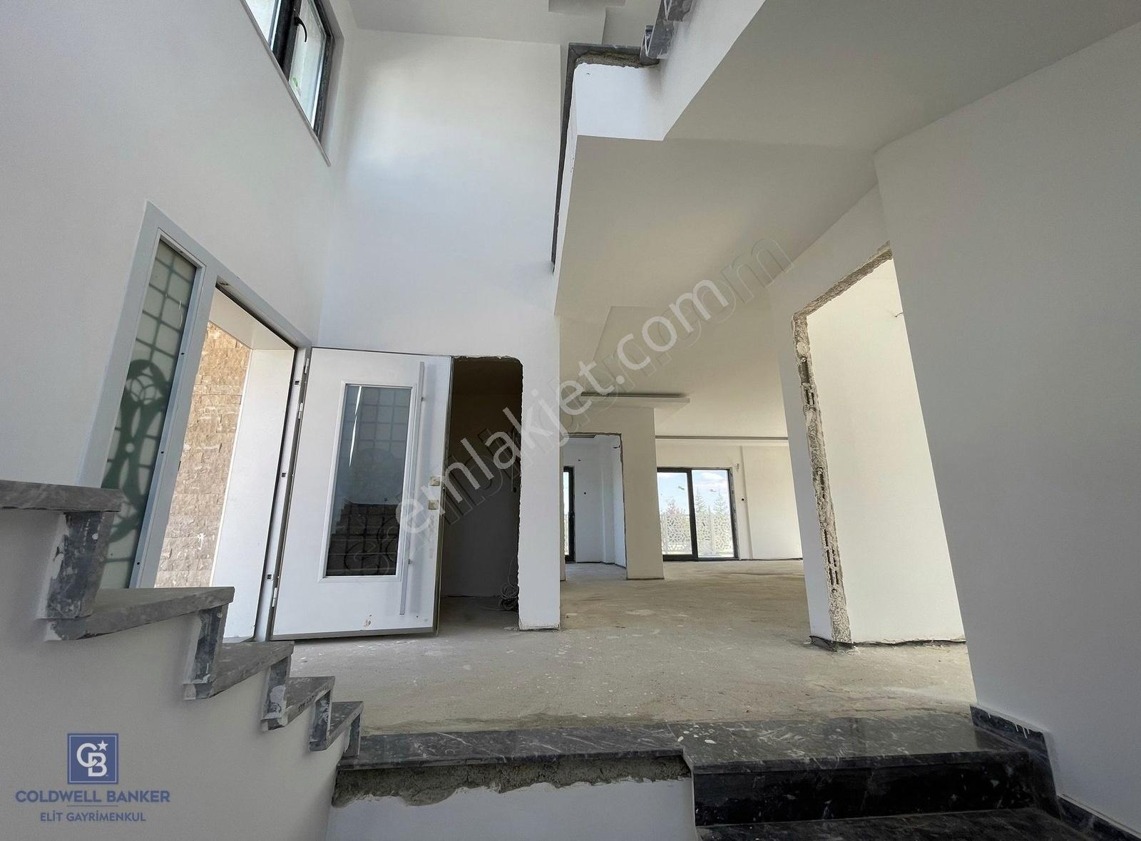Otoban Girişine 3 Dk Müthiş Yapılı Geniş Bahçeli Müstakil Villa - Görsel 25