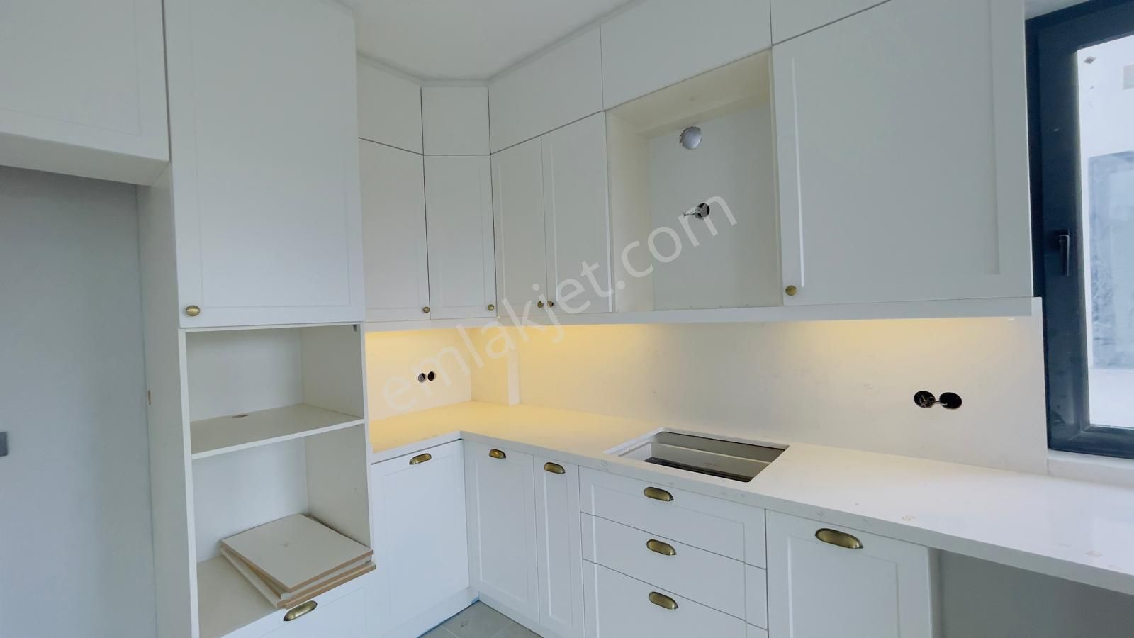 Tuana Gayrimenkul'den Zeytinalanında 4+1 Müstakil Kiralık Ev. - Görsel 17