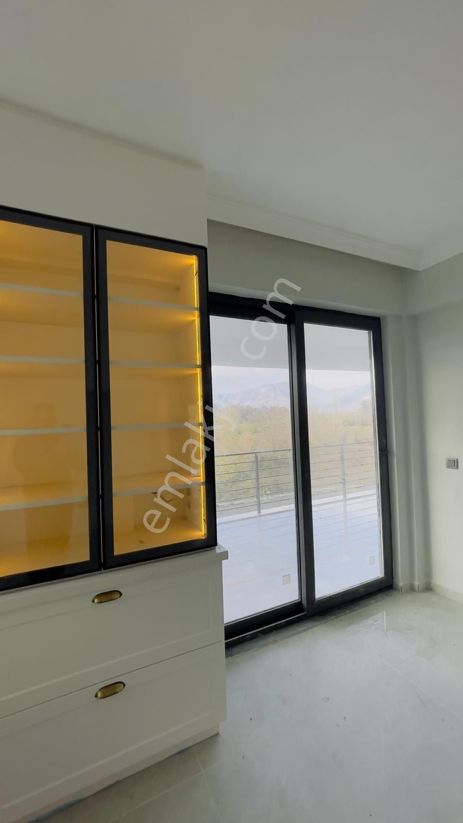 Tuana Gayrimenkul'den Zeytinalanında 4+1 Müstakil Kiralık Ev. - Görsel 4