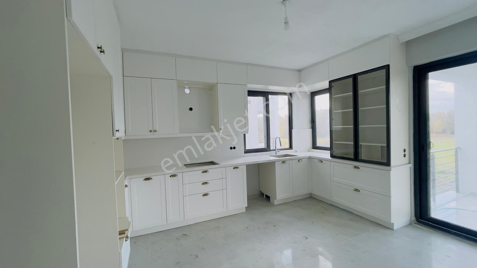 Tuana Gayrimenkul'den Zeytinalanında 4+1 Müstakil Kiralık Ev. - Görsel 7