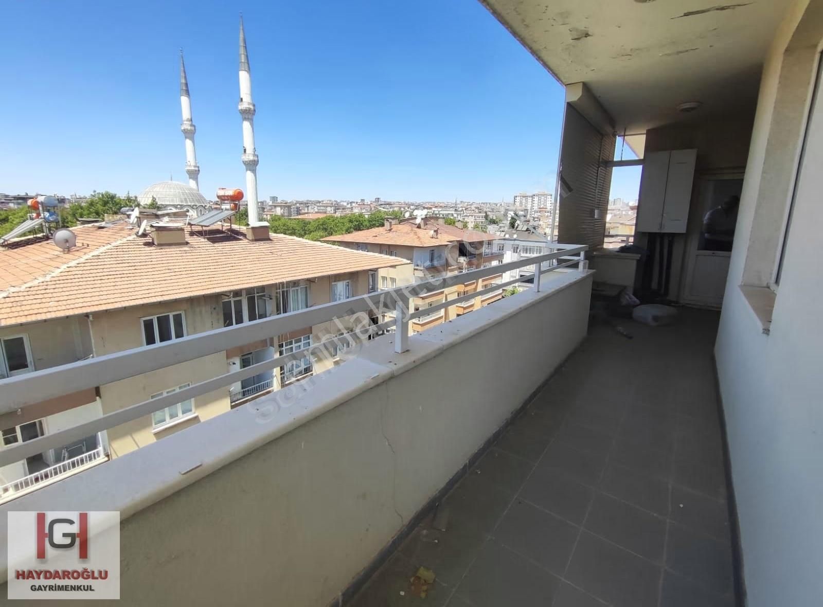 Sarıgüllük'te Cadde Üzeri 5+1 Satılık Dublex Daire - Görsel 15