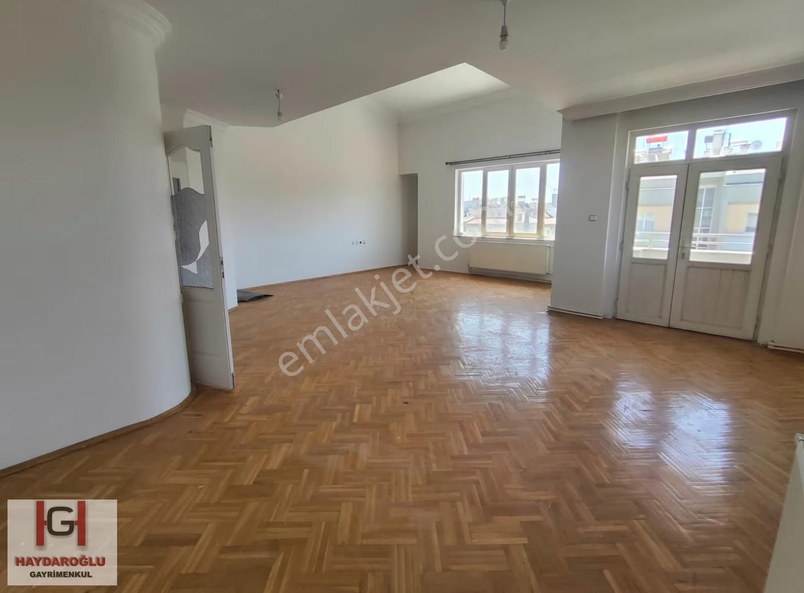 Sarıgüllük'te Cadde Üzeri 5+1 Satılık Dublex Daire - Görsel 17