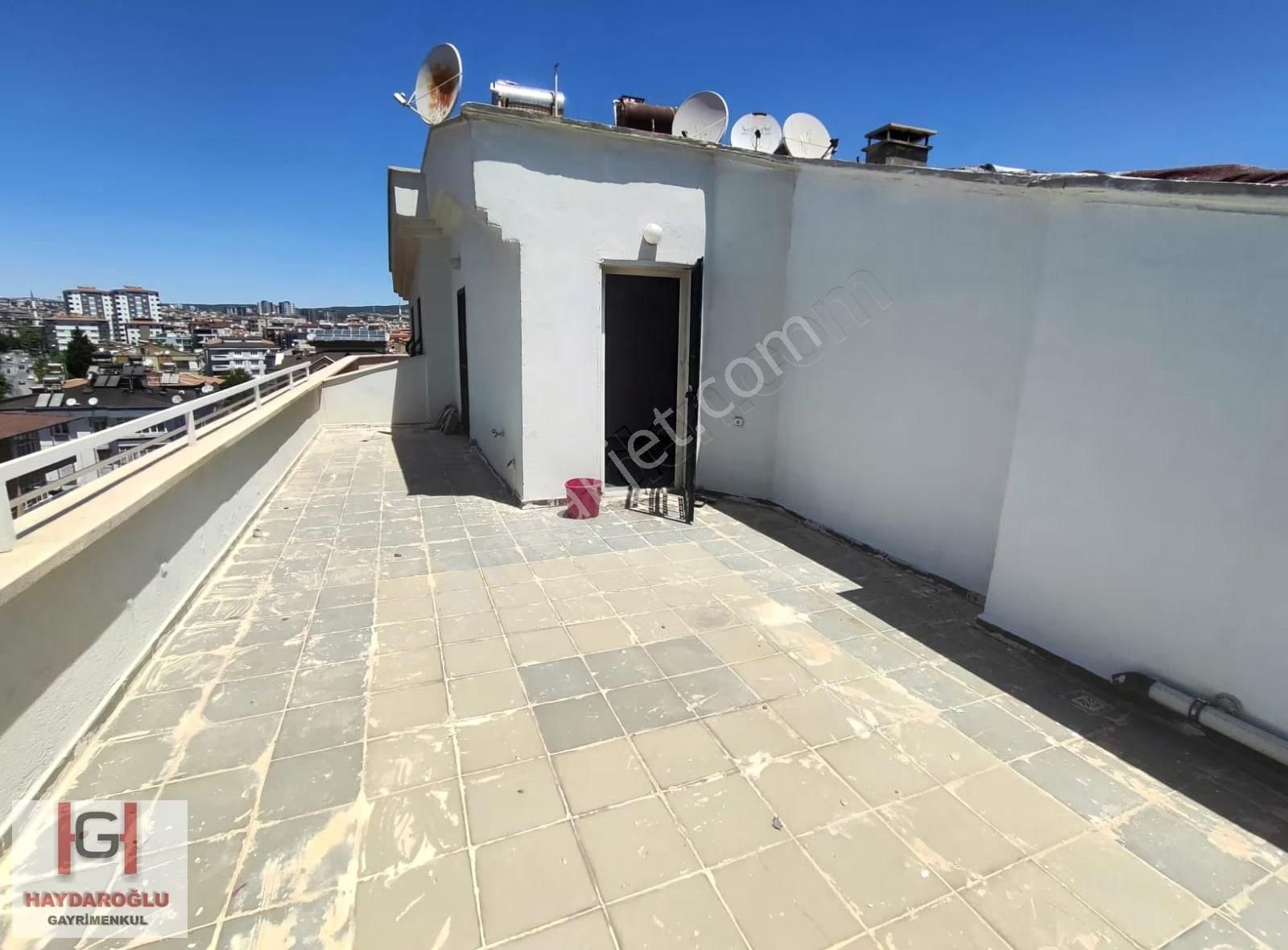 Sarıgüllük'te Cadde Üzeri 5+1 Satılık Dublex Daire - Görsel 14