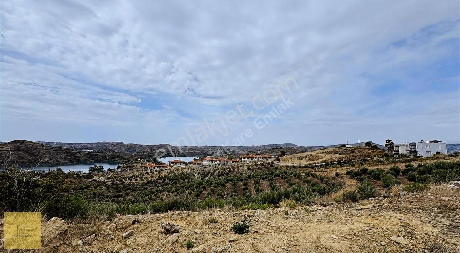 Metrekare Emlak'tan Göl Manzaralı 370 M2 Satılık Tarla - Görsel 2