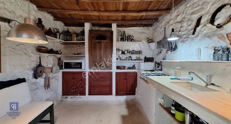 Gümüşlük Eski Karakaya'da, Oturuma Hazır, Deniz Manzaralı Orijinal Taş Ev - Görsel 13