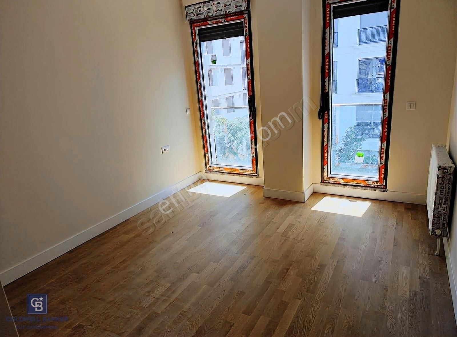 Selamiçeşmede Caddeye İkinci Yeni Binada Ara Katta Geniş 3+1 - Görsel 14