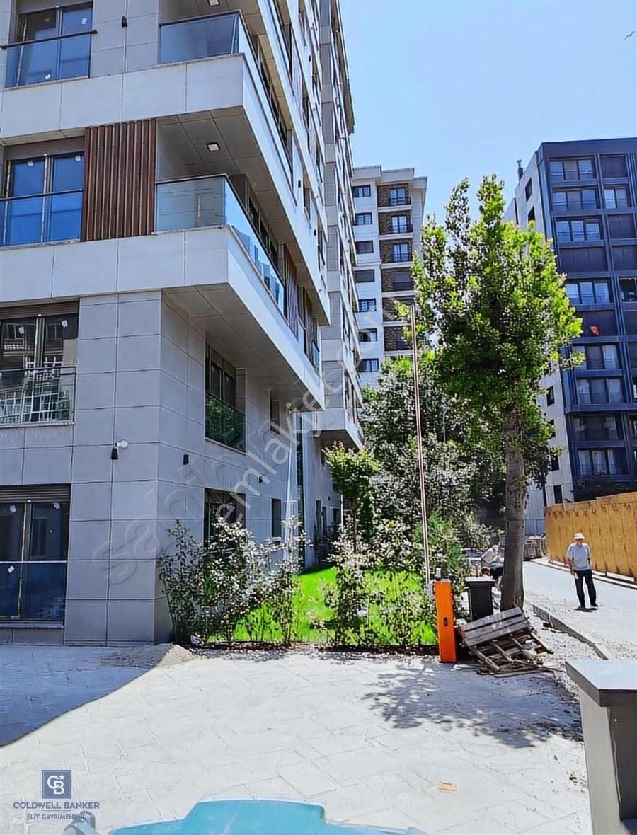 Selamiçeşmede Caddeye İkinci Yeni Binada Ara Katta Geniş 3+1 - Görsel 13